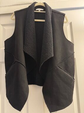 HYFVE Black and Cream Contrast Collar Coat